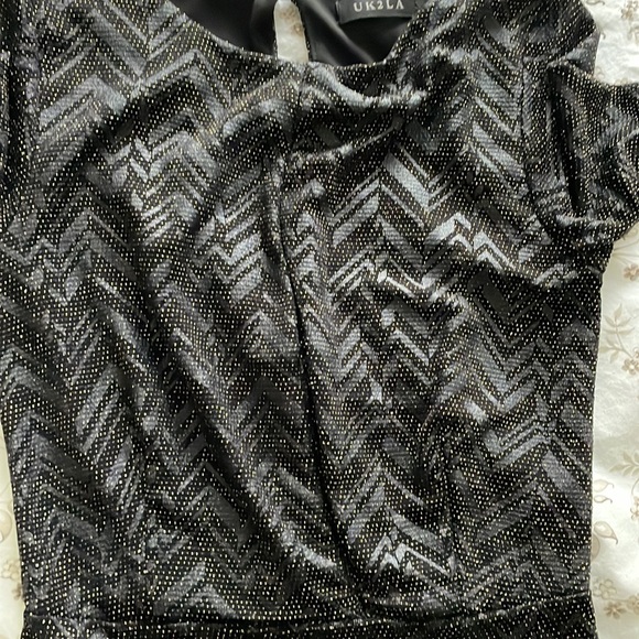 Amazing gold and black dresss - Picture 3 of 3